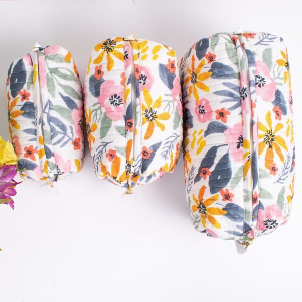 Spring Daisy Block Print Makeup Bag Set | Wholesale White Floral Cosmetic Pouches | Travel Organisers - Image 3