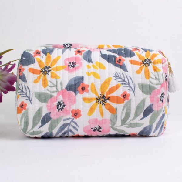 Spring Daisy Block Print Makeup Bag Set | Wholesale White Floral Cosmetic Pouches | Travel Organisers